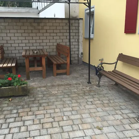 Dachgeschoss Fuer Bis Zu 4 Personen In Idealer Lage - Laendlich Und Zentral Appartement *