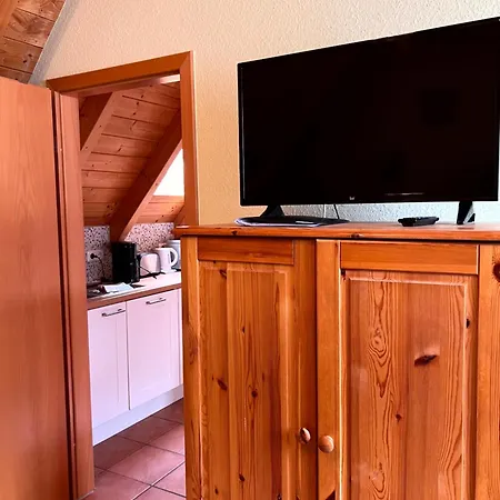 Dachgeschoss Fuer Bis Zu 4 Personen In Idealer Lage - Laendlich Und Zentral Appartement Bad Hombourg