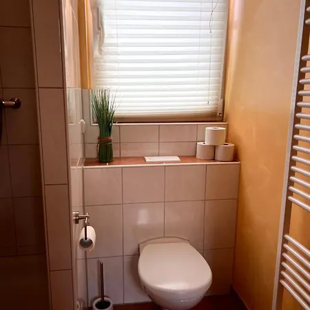 Dachgeschoss Fuer Bis Zu 4 Personen In Idealer Lage - Laendlich Und Zentral Appartement