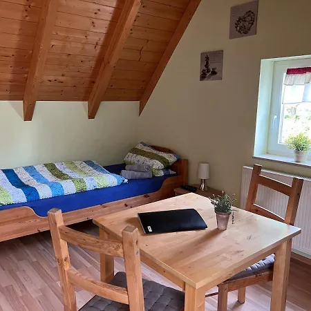 Dachgeschoss Fuer Bis Zu 4 Personen In Idealer Lage - Laendlich Und Zentral Appartement Bad Hombourg